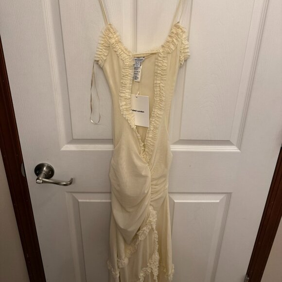 Fatalle Maxi Dress in Vanilla - Jaded London - Picture 2 of 7